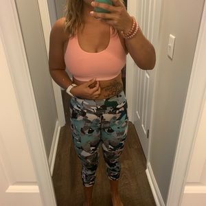 Lululemon sports bra size 6